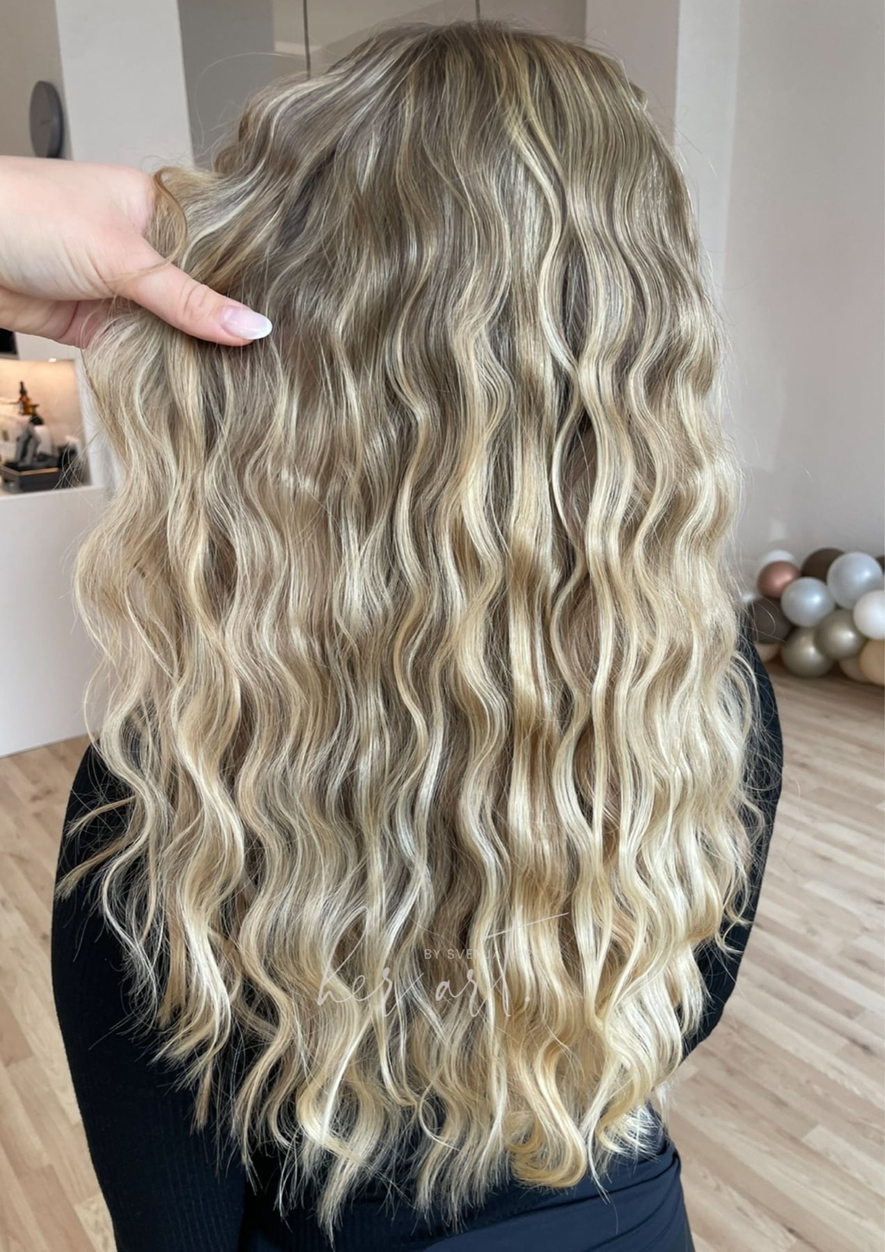 Kühles Vanilla Blonde Balayage bei her art. Mannheim