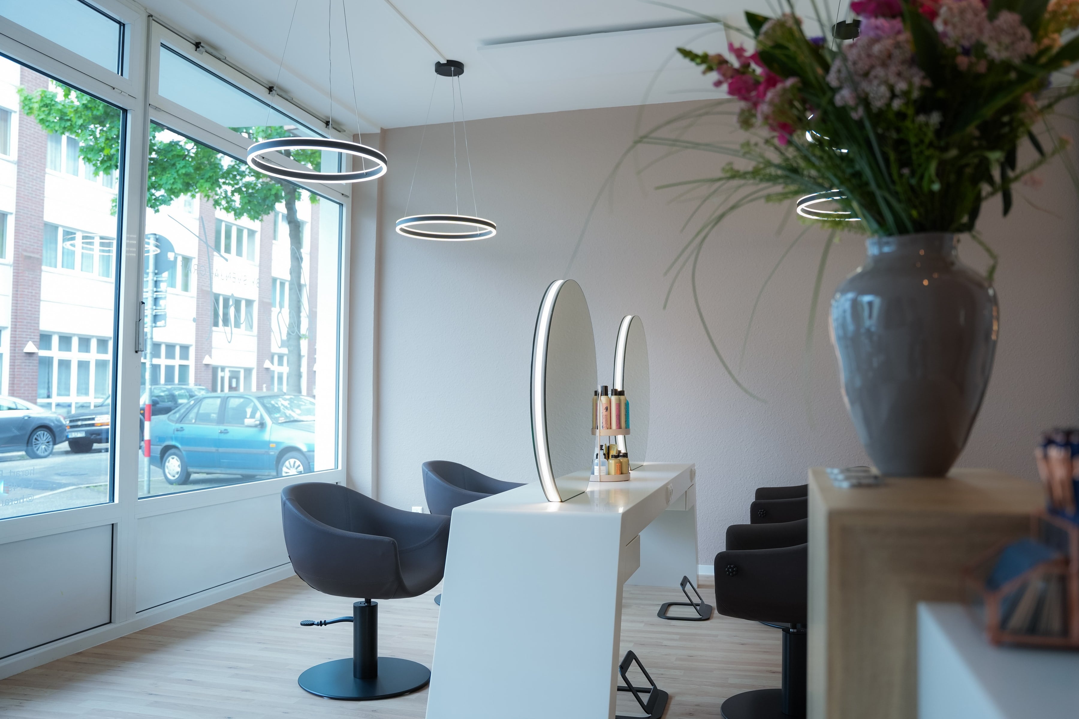 Heller Friseursalon her art. in der Keplerstraße in Mannheim